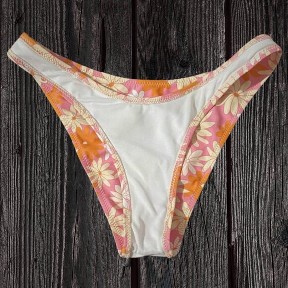 2 for $15 Retro Floral Bikini Set – Size Small – Cute & Comfy! - Picture 10 of 12